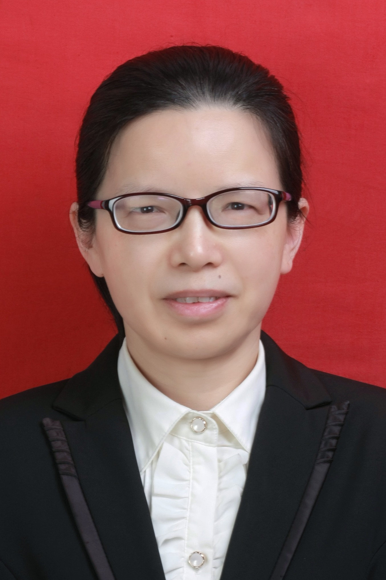 陈静